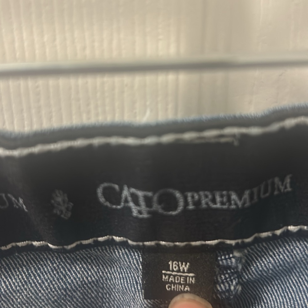 Cato Women's Blue Jeans - Picture 2 of 4
